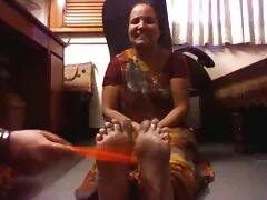 CFNM mujer vestida hombre desnudo: dominación femenina, porno casero trio facial