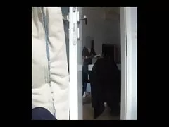 Rubia acariciando con un hombre trios cornudos caseros negro!