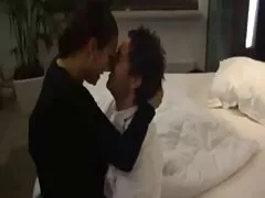 El niño tailandés lo clavó con xxxtrios caseros los dedos.